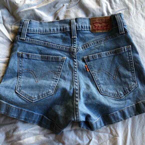 Levi High Waisted Shorts Size 24/00/0 - Picture 4 of 4